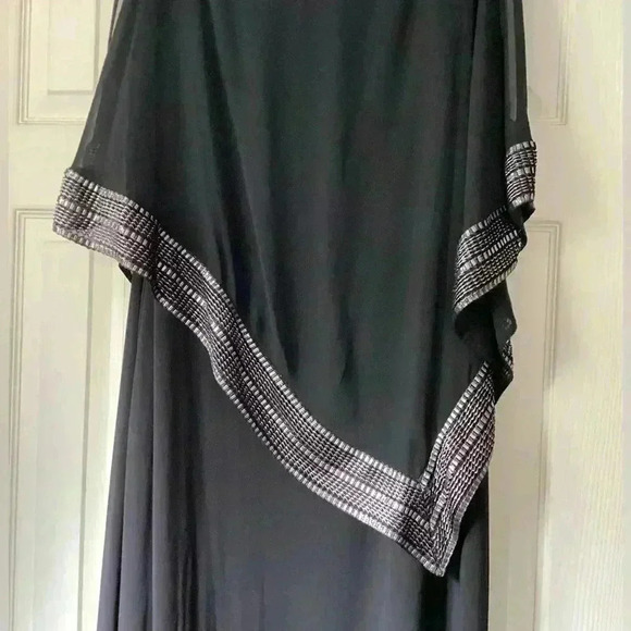 SLNY Black Overlay Style Metallic-Trim Capelet Sheath Maxi Dress16 - Picture 5 of 12